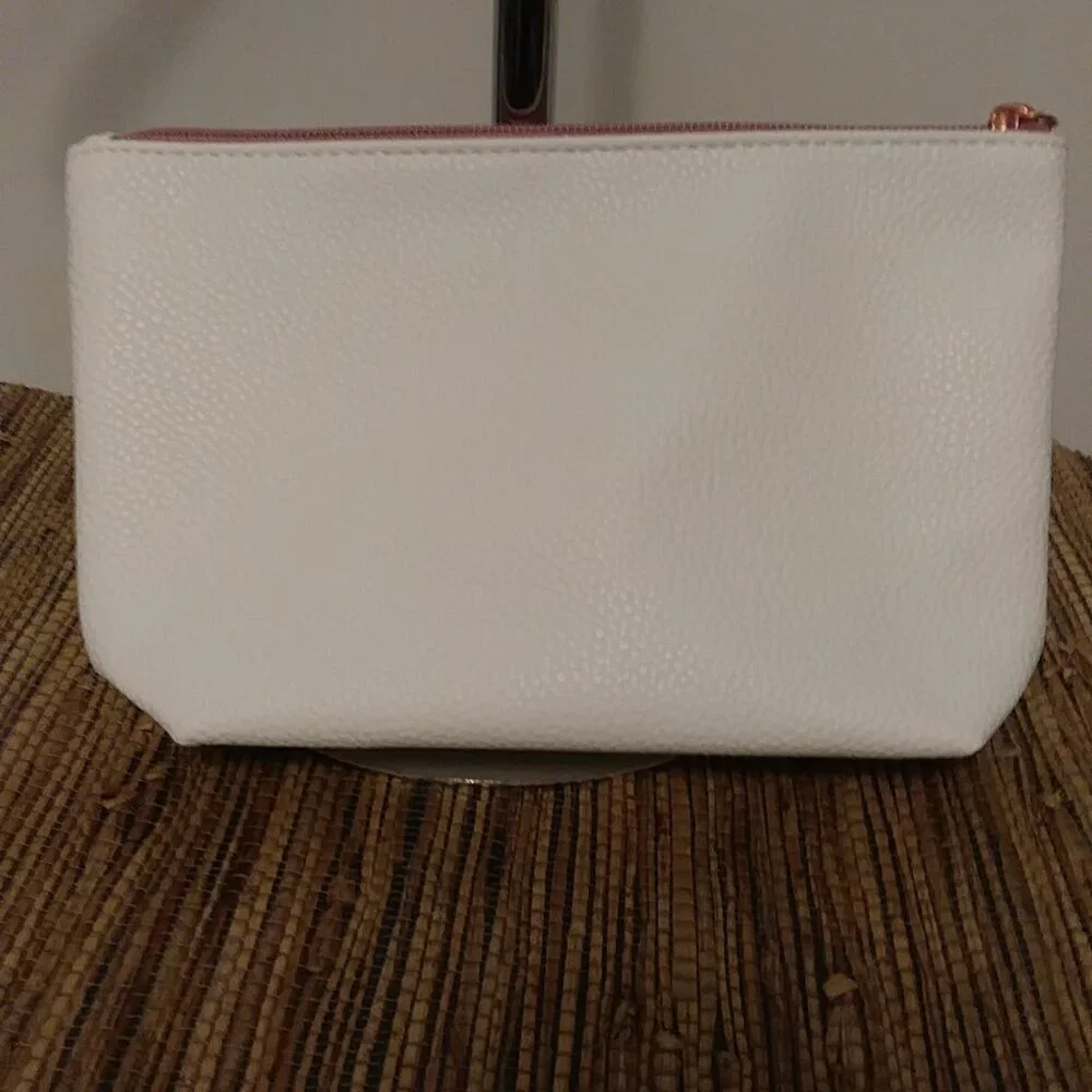 White Embossed Leather Clutch w/ Gold Heart Logo 💖 NWOT